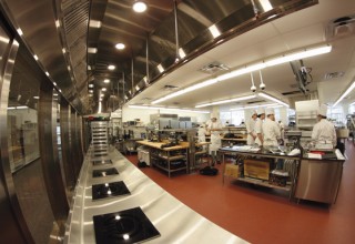 Culinary students in food prep lab (photo by Bill Acheson)